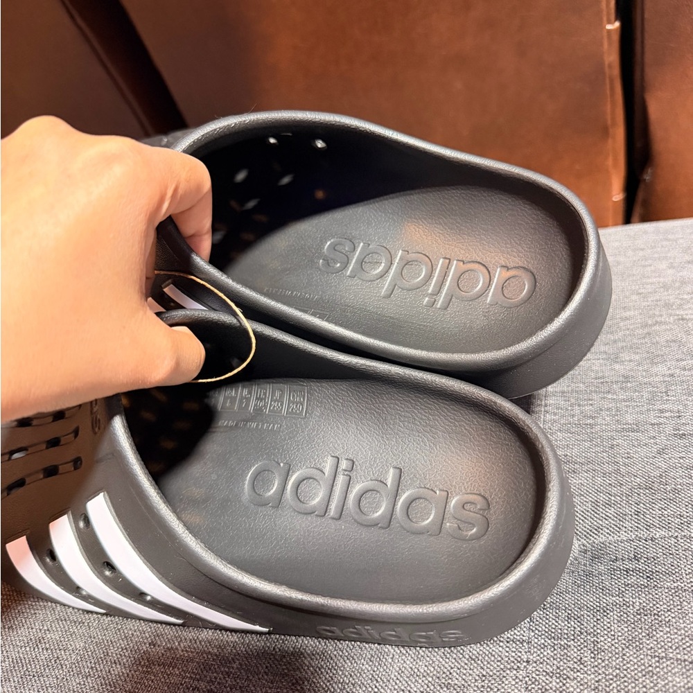 Brand new🔥 Adidas Adilette Clog - Picture 4 of 13